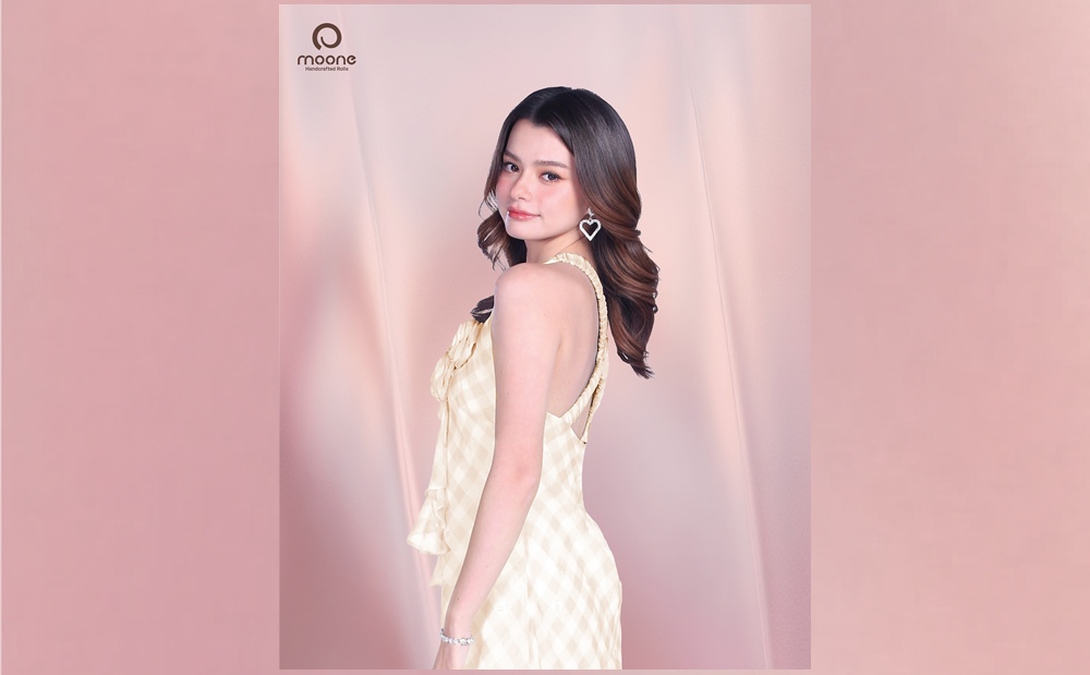 เบคกี้ - รีเบคก้า เชิญชวนเข้าร่วมงาน moone rolls Grand Opening  เปิดตัวแบรนด์โรลเค้ก แฮนด์คราฟต์