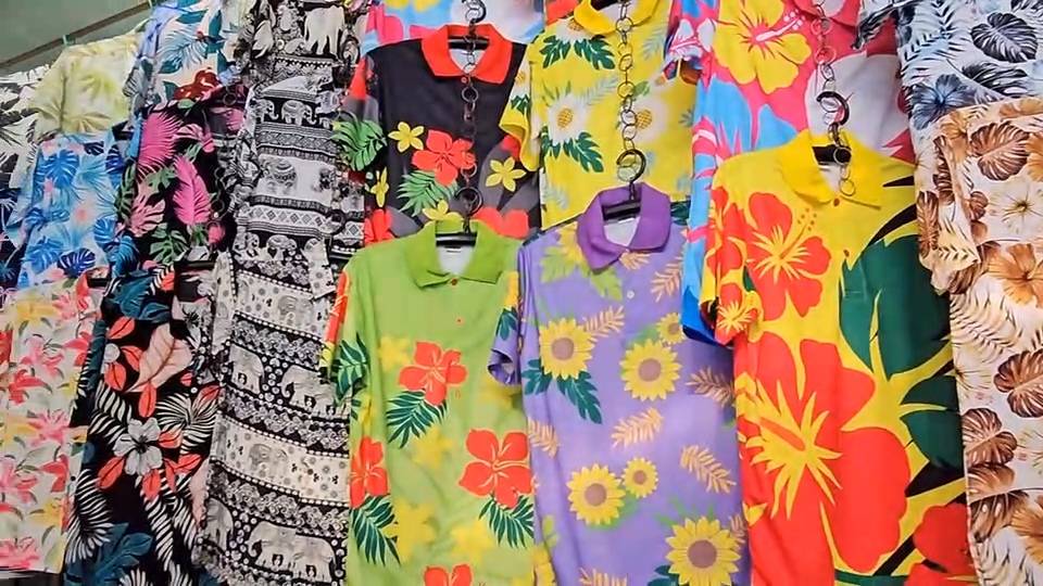  เสื้อลายดอกขายดี แห่ซื้อใส่เล่นสงกรานต์ แน่นร้าน