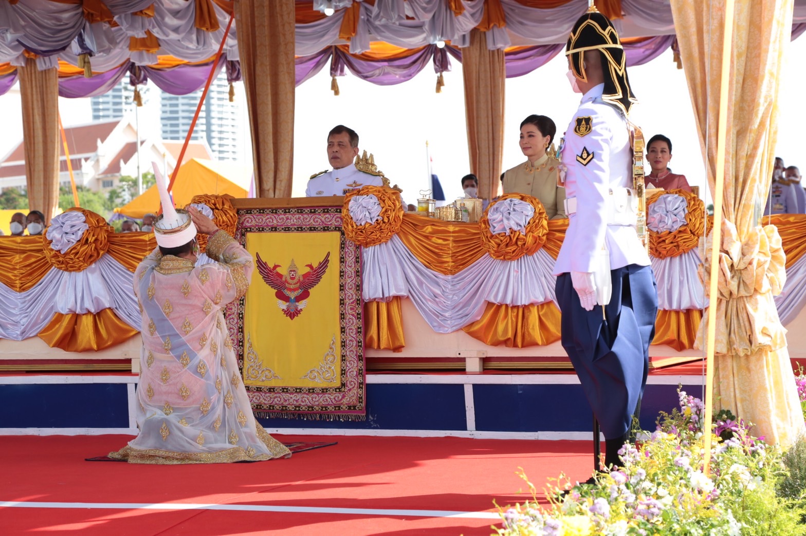 ‘ในหลวง-ราชินี’เสด็จ ฯไปในการพระราชพิธี "จรดพระนังคัลแรกนาขวัญ" เนื่องในวันพืชมงคล