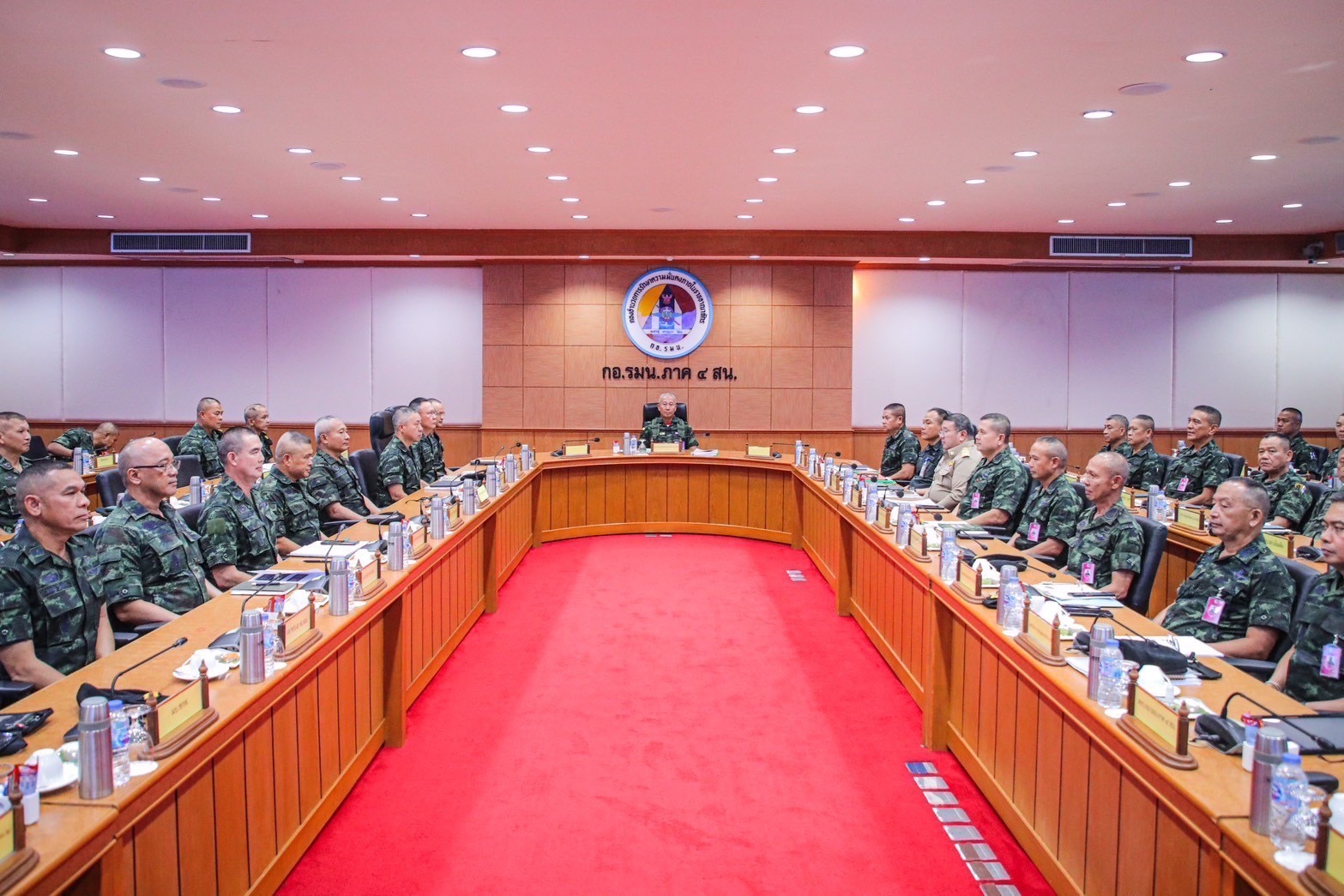 ผบ.ทบ. ตรวจเยี่ยม กอ.รมน.ภาค 4 สน. มอบแนวทาง น้อมนำยุทธศาสตร์พระราชทานในการปฏิบัติงาน