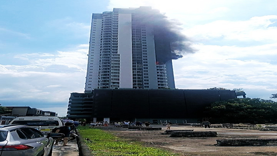 สรุปเหตุเพลิงไหม้คอนโด 38 ชั้นตรงข้ามห้างดัง บาดเจ็บ 14 ราย เสียชีวิต 1 สาเหตุไม่สามารถตรวจสอบได้ 