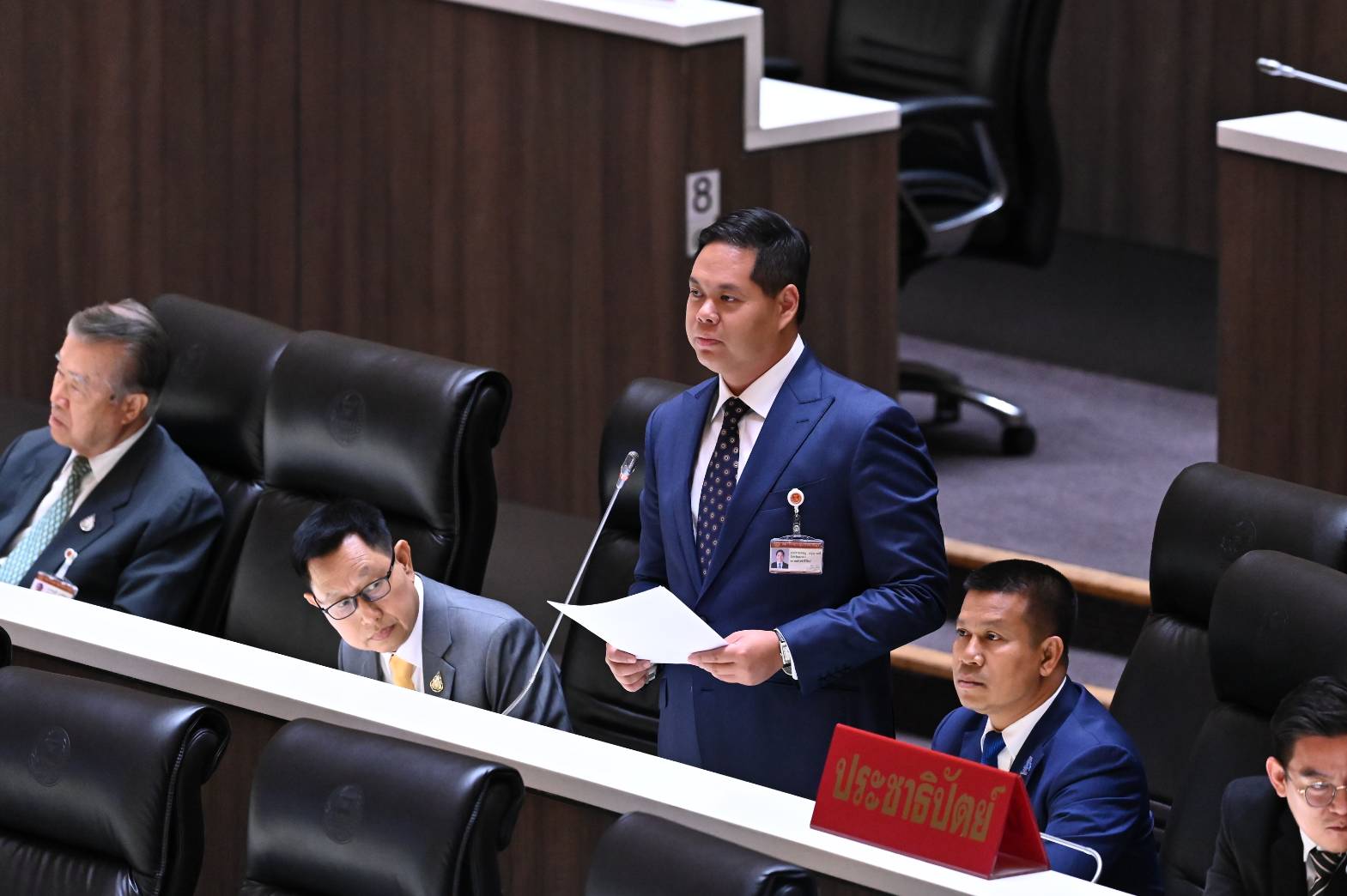 "สรรเพชญ"  เบรกรัฐบาลอย่าคิดขายชาติ  ข้องใจแก้กม.ให้ "ต่างชาติ" ถือครองคอนโด 75 เปอร์เซ็น เอื้อ "ทุนอสังหาฯ" 