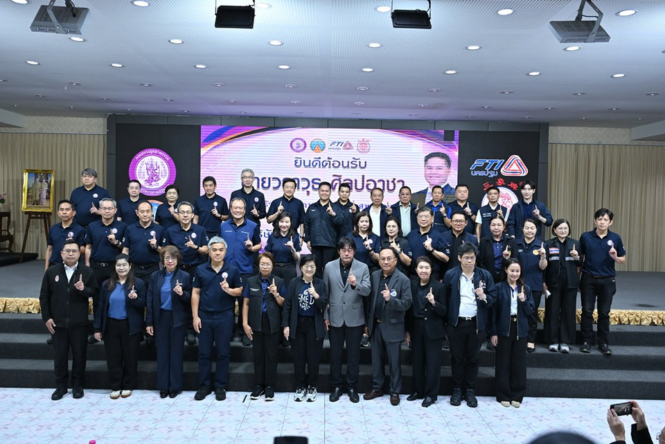 "ส.ส.ฟิล์ม" ผนึก "วราวุธ" นำทีม กมธ.-บ้านใหญ่นครปฐม ลุยโรงงานชอเฮง ถกปั้น "นิคมอุตสาหกรรมเกษตร" ดัน GDP พุ่ง พร้อมจี้เคลียร์ขยะพิษค้างปี