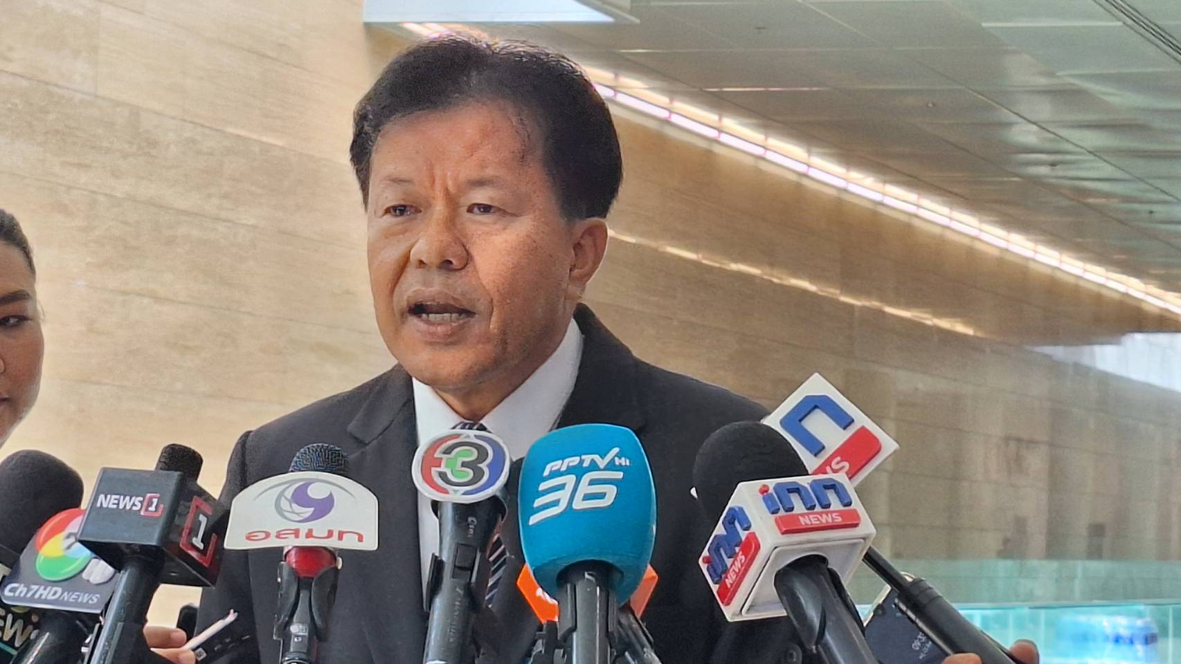 "เลขาฯสภาฯ" ตรวจรับอาคารรัฐสภาร้อยเปอร์เซ็นต์แล้ว  ไม่กังวล เตรียมข้อต่อสู้คดี "ชิโนไทย" ฟ้อง