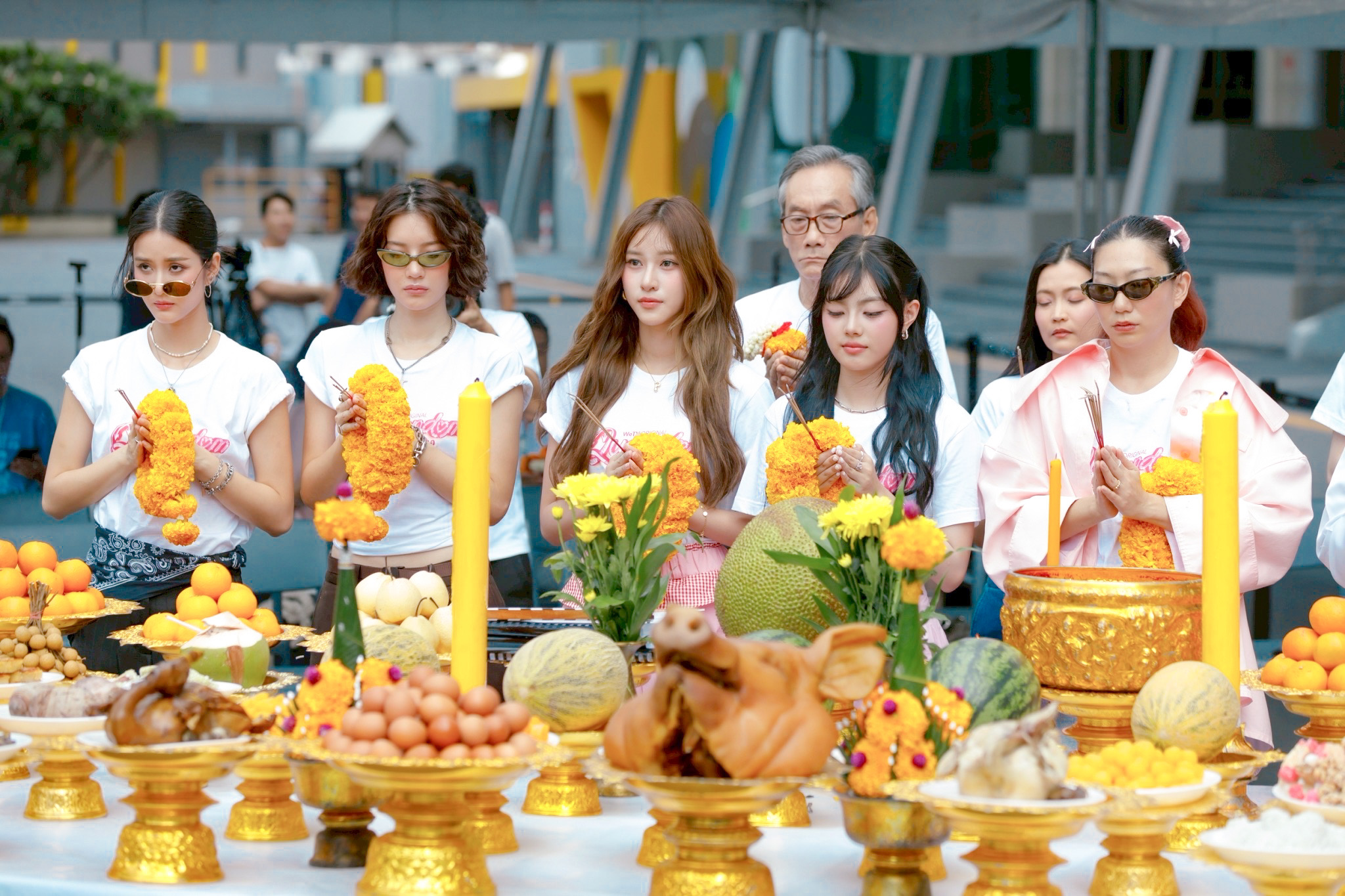 “แพม-อาฮ๋วง” เปิดเคมีแรง! บวงสรวงซีรีส์ยูริเรื่องแรก “QUEENDOM ซ่อนใจไว้ที่เธอ” จาก WeTV