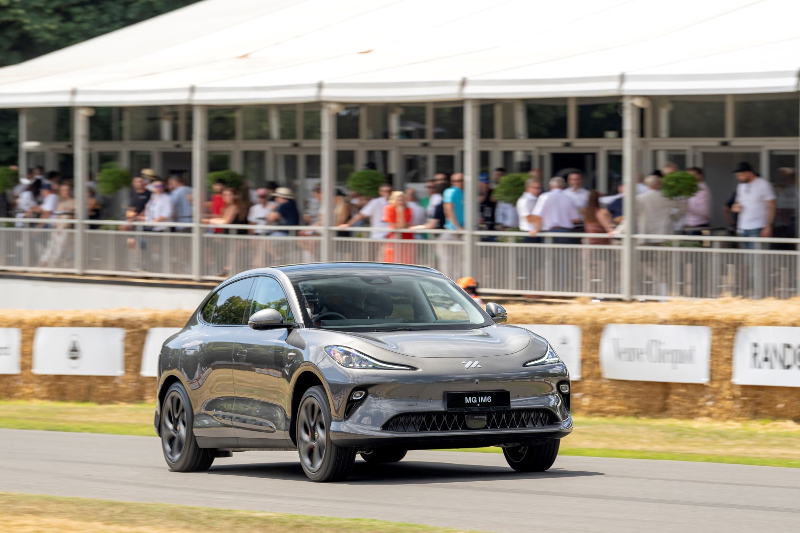 เอ็มจี โชว์รถไฟฟ้า “NEW MG IM6” เทศกาลตำนาน GOODWOOD FESTIVAL OF SPEED