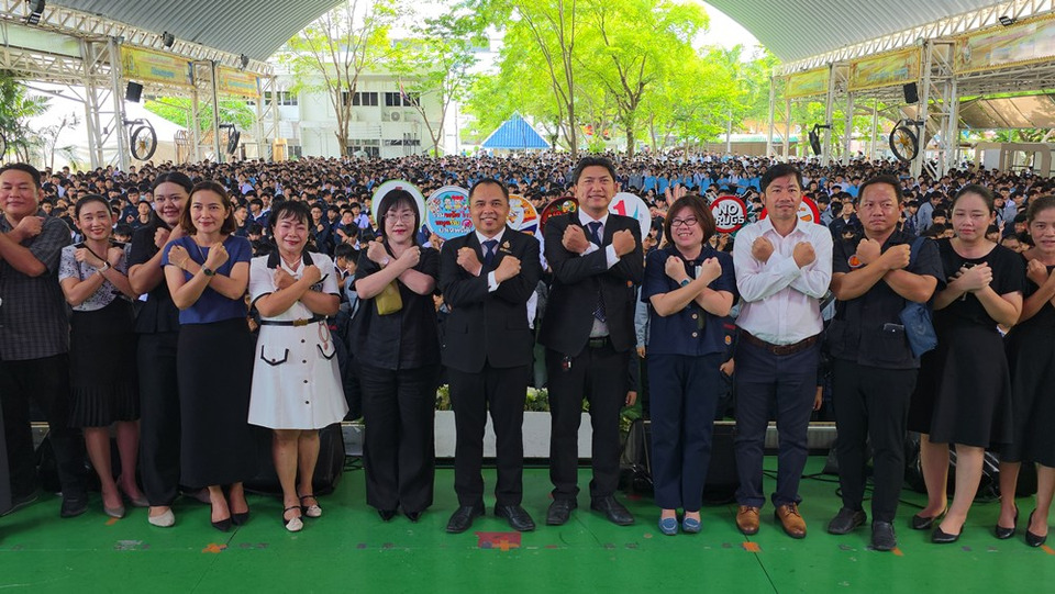 ดัดหลังสายเนียน! เทคนิคระยอง ประกาศสงคราม "บุหรี่ไฟฟ้า-ยาเสพติด" ลั่นตรวจเข้ม "แก้วเก็บความเย็น" กันยัดไส้น้ำหวานผสมสารเสพติด