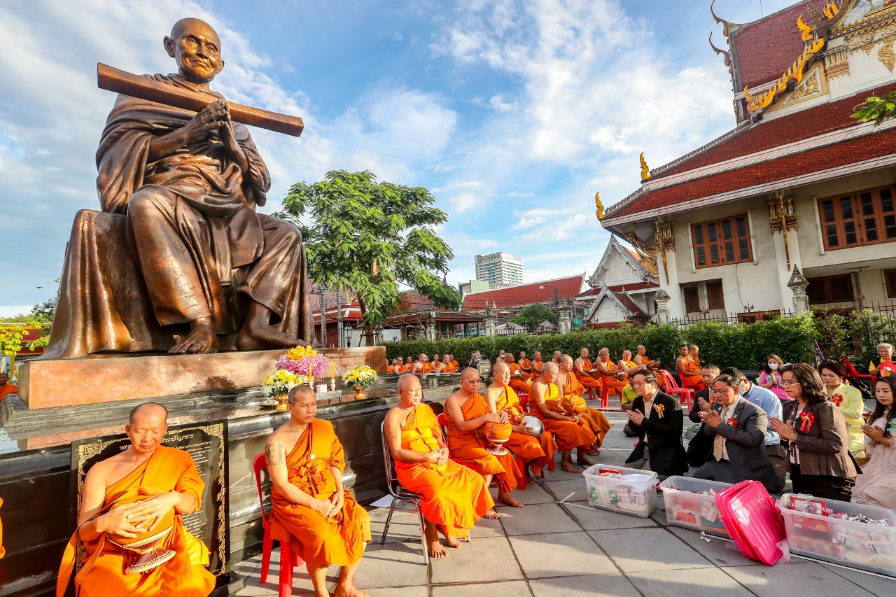 ประธานคณะปวงชนชาวไทยเพื่อชาติ ศาสน์ กษัตริย์  จัดโครงการอุปสมบทเฉลิมพระเกียรติฯ ครั้งที่ 1