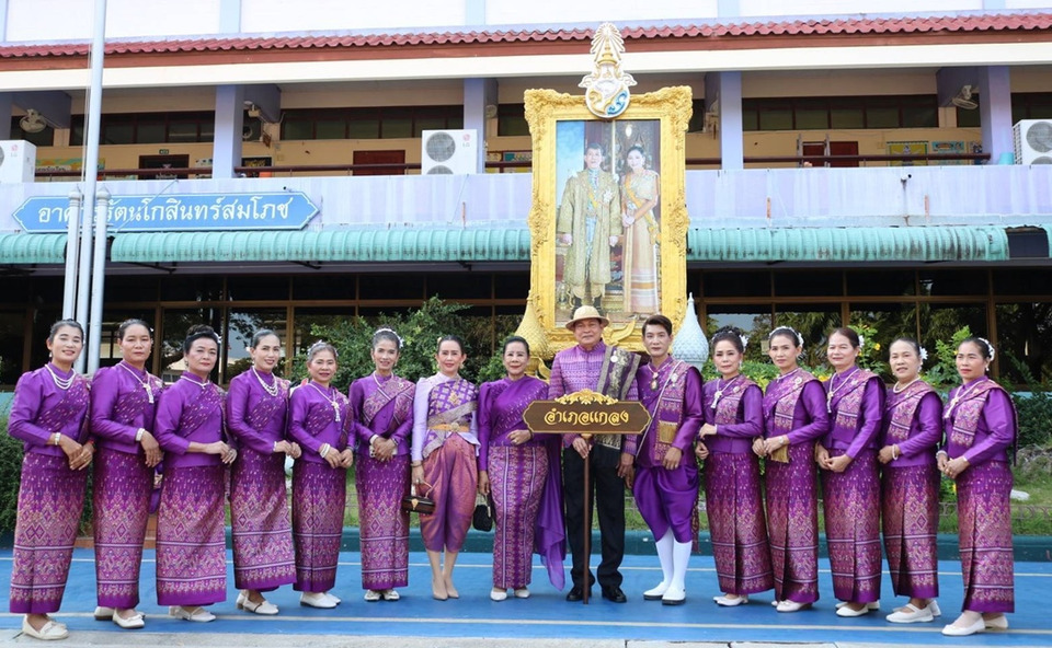 อำเภอแกลงสุดปัง! คว้าแชมป์ขบวนฟ้อนรำ “เล่าขานตำนานเมืองระยอง” เทิดพระเกียรติ 71 พรรษา “กรมสมเด็จพระเทพฯ”