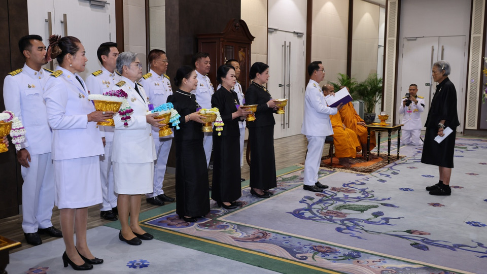 กรมสมเด็จพระเทพฯ พระราชทานพระราชวโรกาสให้คณะบุคคลเฝ้าฯ