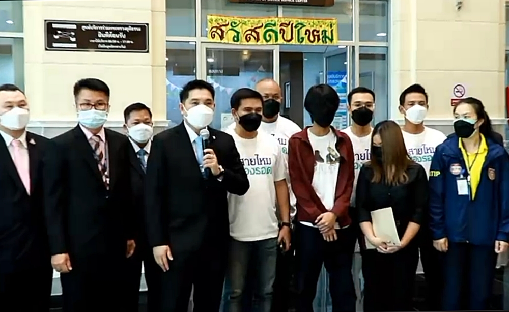 โจ๋18ปีหนีตาย“แก๊งคอลเซ็นเตอร์จีน”บุกร้องยธ.ถูกตุ๋นทำงานปท.เพื่อนบ้าน