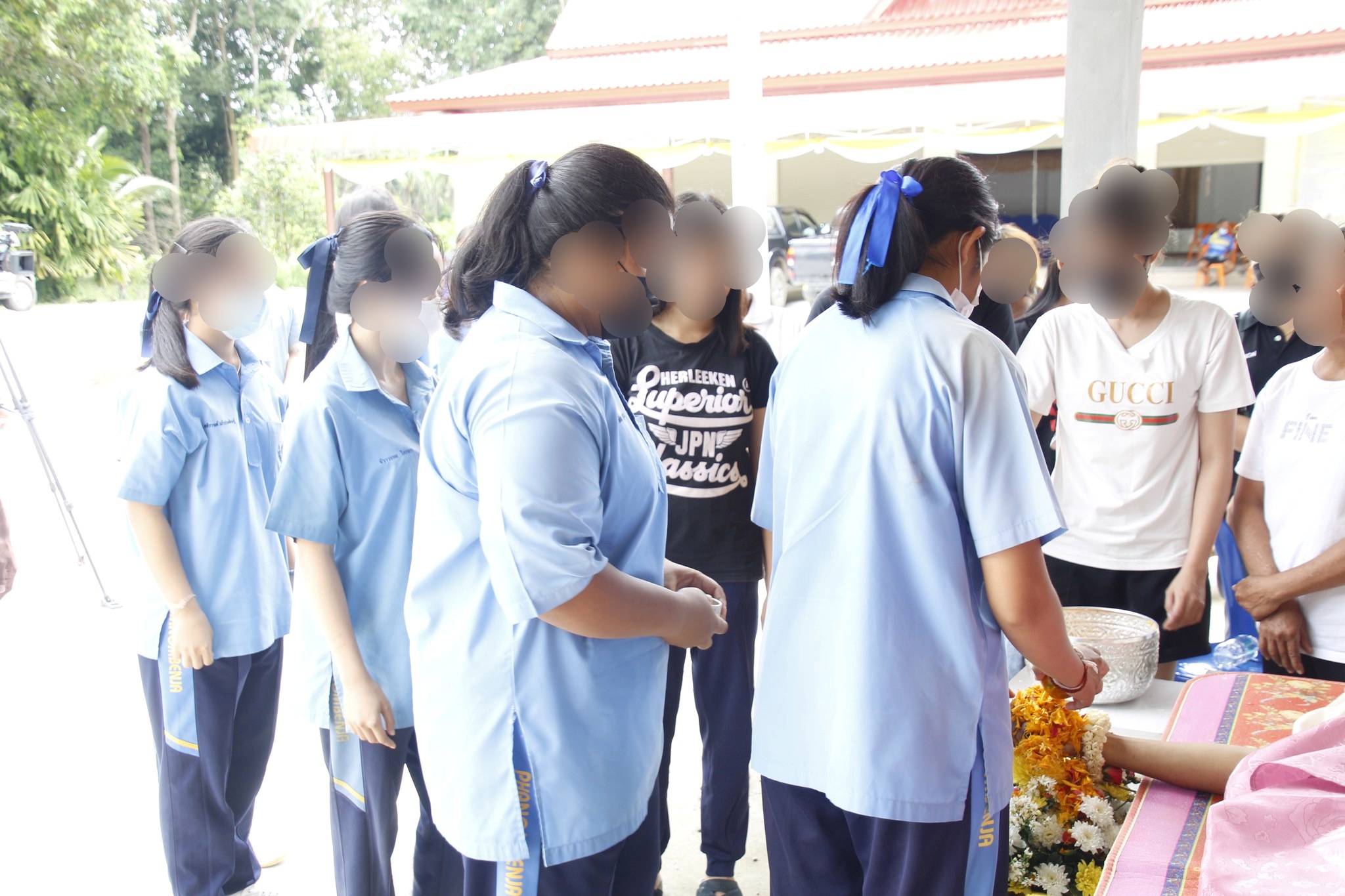 เศร้า! เพจโรงเรียนพนมเบญจาโพสต์กลอนอาลัย 3 นักเรียนถูกคนร้ายหลอนยาบ้ายิง