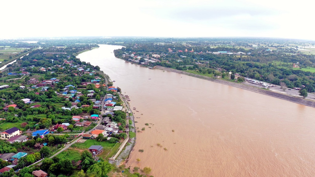 ฝนตกหนัก!! น้ำเหนือจ่อไหลสมทบเพิ่ม เขื่อนเจ้าพระยาปรับเพิ่มการระบายน้ำ