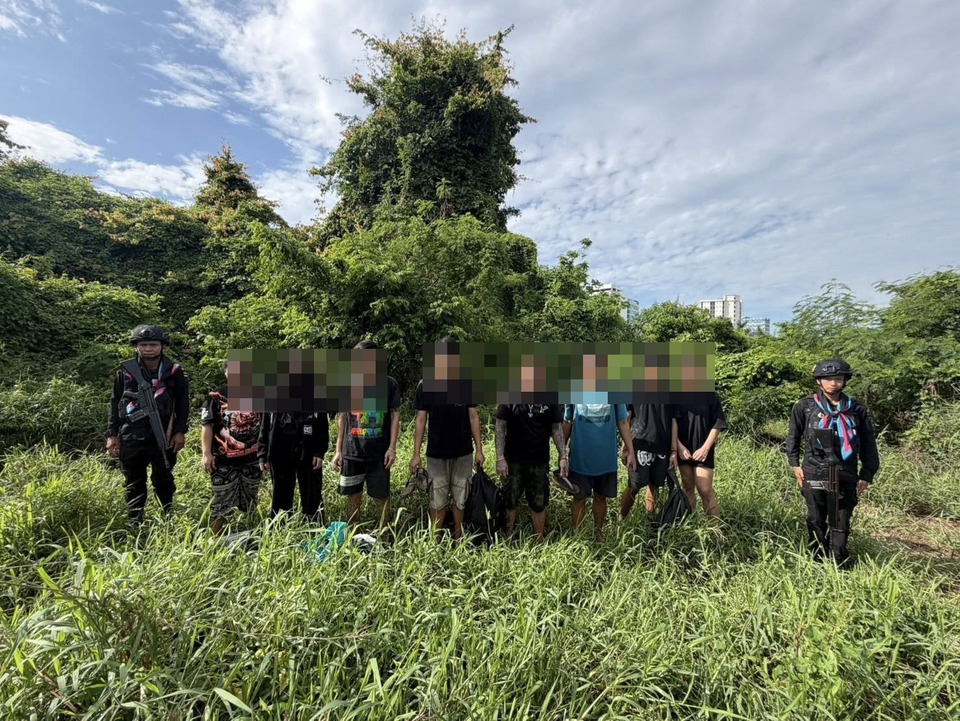 ระทึกชายแดน! ทหารพรานรวบ 8 คนไทยมุดลวดหนามหนีตาย “แก๊งคอลเซ็นเตอร์ปอยเปต” แฉสิ้นไส้เหลี่ยมจีนเทา “แชตฟีลแฟน”