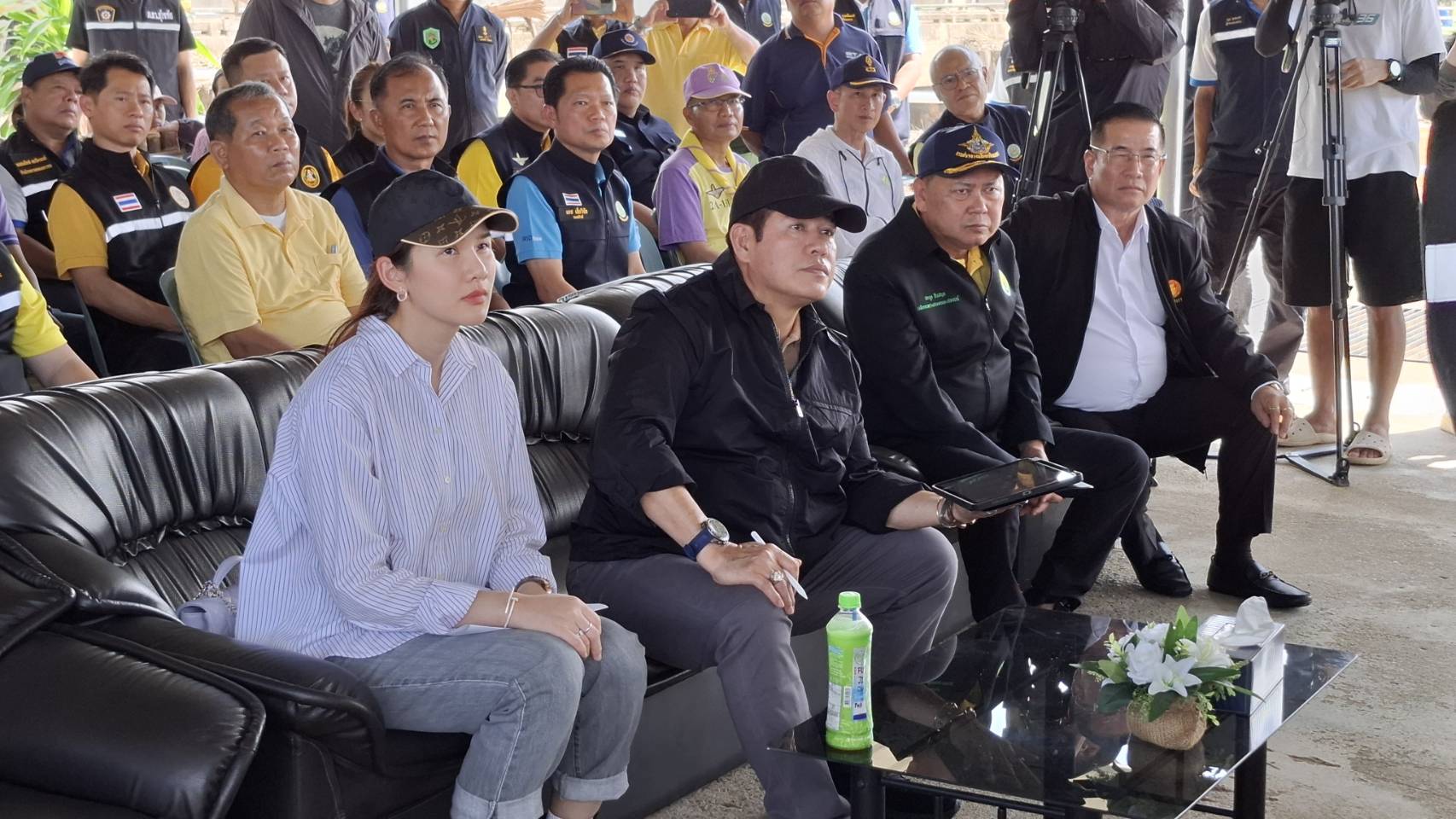 รมต.ธรรมนัส ลงพื้นที่สุโขทัย ดูประตูเปิดปิดลำน้ำยม