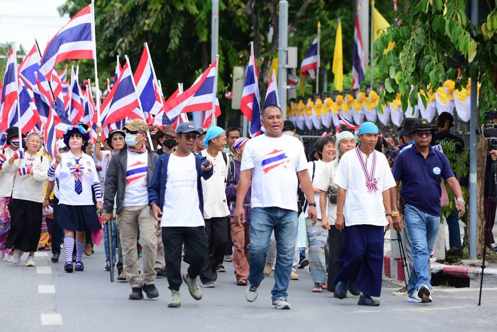 คปท.บุก กต.จี้ประท้วงเขมร ปมทหารเหยียบกับระเบิด