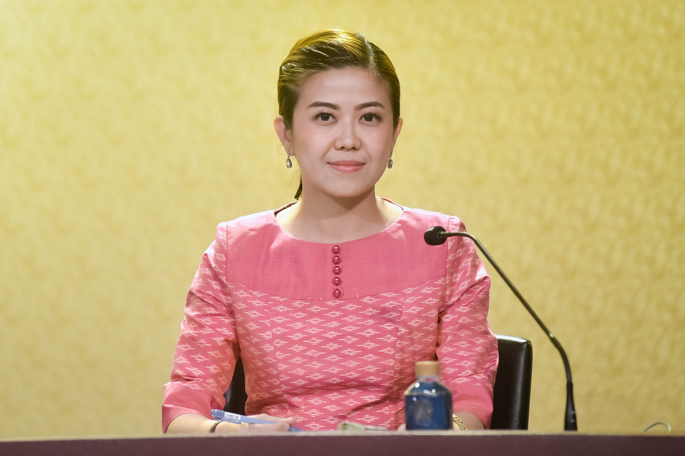 "ทิพานัน" ไล่ "ทักษิณ" ขอโทษลูกน้อง ทำติดคุก เสียอิสรภาพ  เหน็บสุขสบายในต่างแดน มาบอกทรมาน 