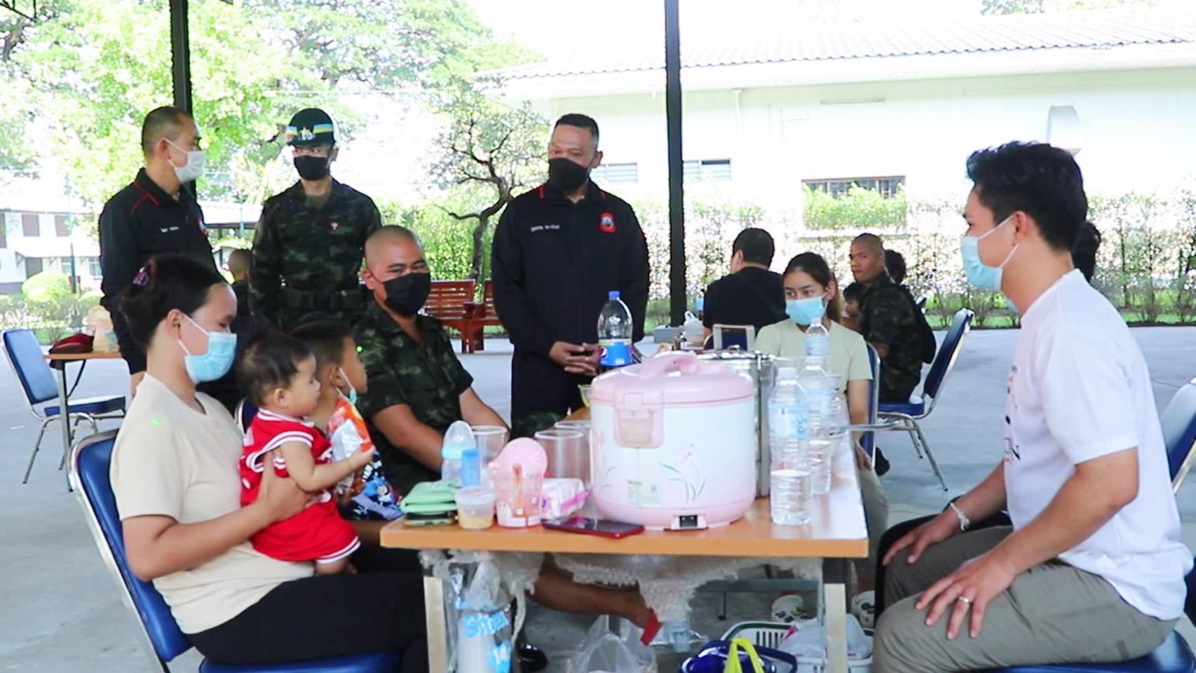 กรมรบพิเศษที่ 1 ค่ายวชิราลงกรณ์ จัดกิจกรรมเยี่ยมญาติทหารใหม่ 