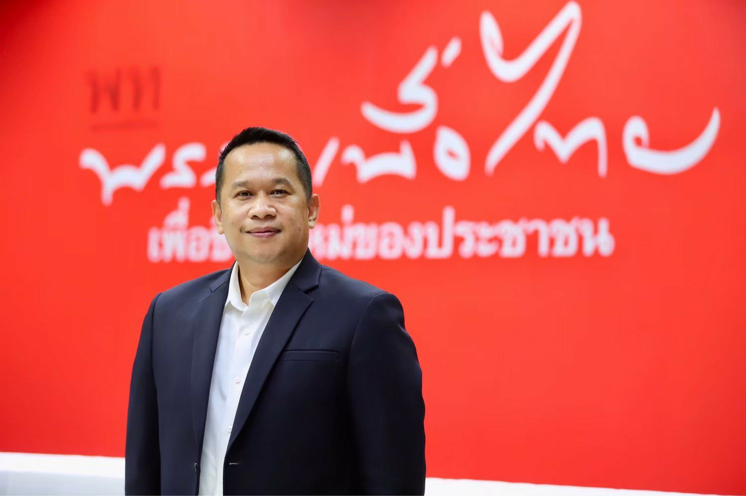 “อนุสรณ์” เหน็บ “นิพิฏฐ์” อธิบาย 2 เดือนอยู่ 3 พรรคให้ได้ ก่อนตั้งคำถามเด็กร้องเพลงอวยพรวันเกิดทักษิณ