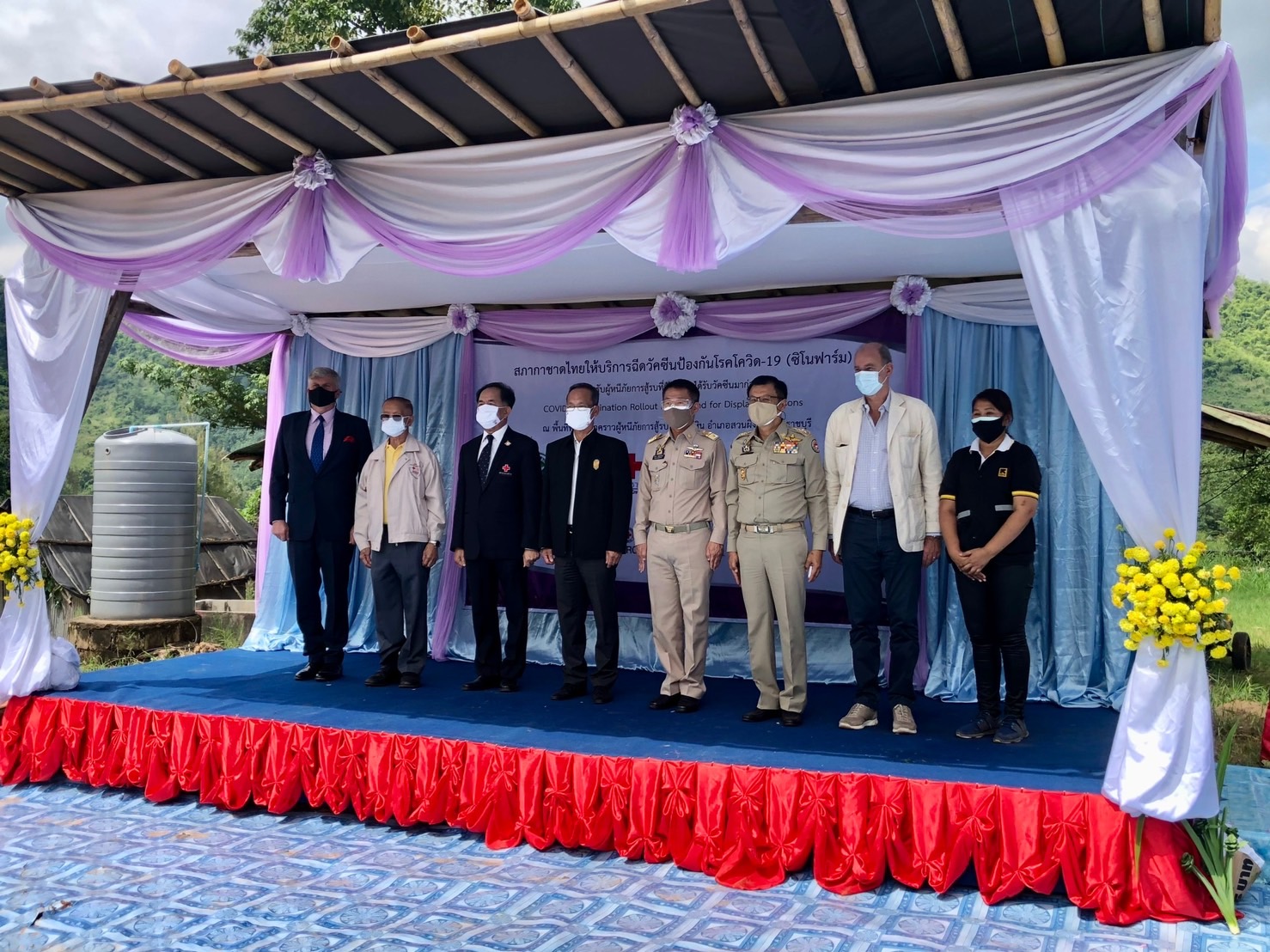 สภากาชาดไทยขยายความร่วมมือกับภาคีเครือข่าย ให้บริการฉีดวัคซีนป้องกันโรคโควิด-19 แก่ผู้หนีภัยการสู้รบและกลุ่มชาติพันธุ์ที่ยังไม่เคยได้รับวัคซีนมาก่อน  