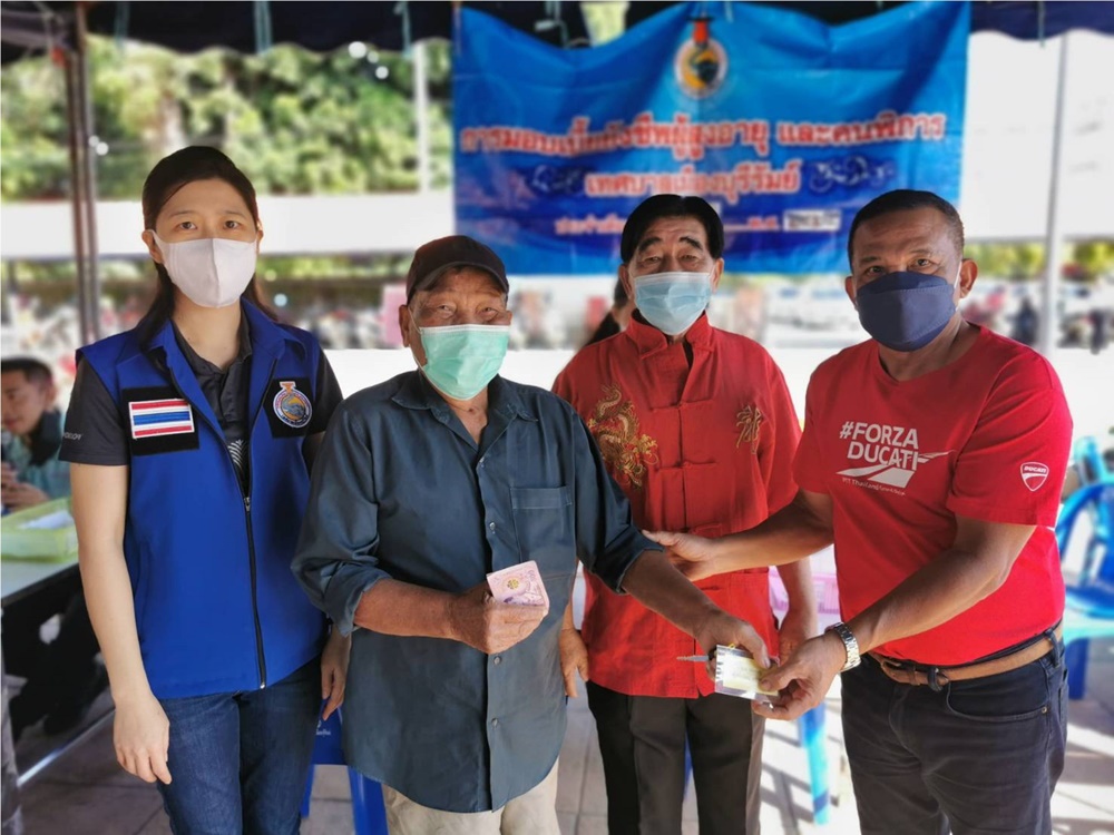 ทม.บุรีรัมย์ มอบเบี้ยยังชีพ “ผู้สูงอายุ-พิการ” เขตเทศบาล ยกระดับคุณภาพชีวิตที่ดีขึ้น