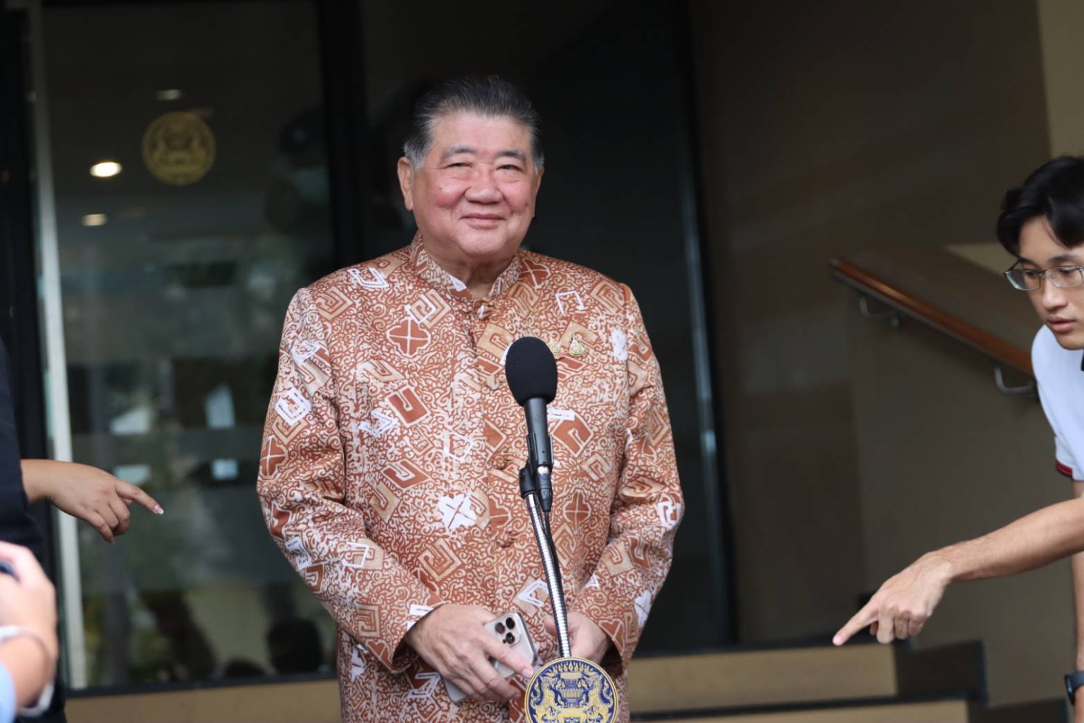 "ภูมิธรรม" ย้ำ ! "เกาะกูด" เป็นของไทย สวนพปชร. ให้ไปถาม "บิ๊กป้อม" เคยเป็นหัวหน้าชุดเจรจาเอ็มโอยู 44 