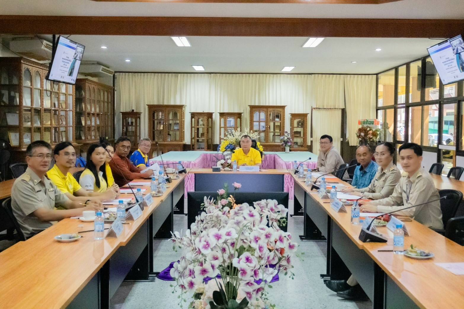 โรงเรียนชำนาญสามัคคีวิทยา จัดประชุมคณะกรรมการสถานศึกษาขั้นพื้นฐานหารือเรื่องการโยกย้ายครูและการจัดหางบประมาณเพื่อซื้อเครื่องดนตรี