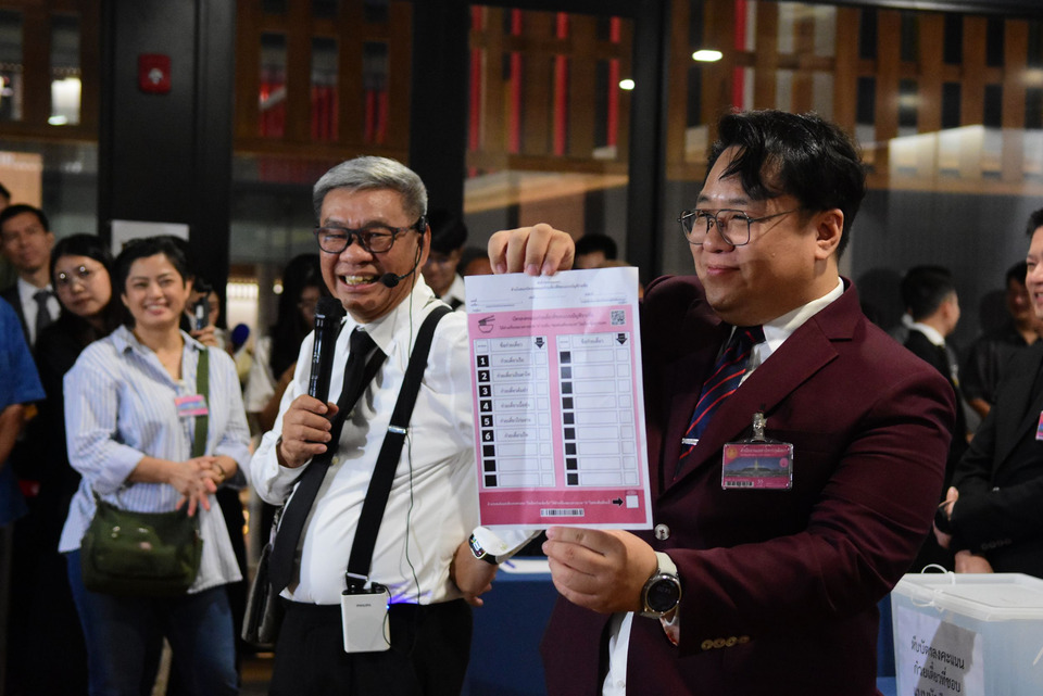 สะเทือนสภา! "สมชัย" จับมือ สว. ถอดรหัสลับบัตรเลือกตั้งจำลอง พิสูจน์ชัดสแกนปุ๊บรู้ปั๊บ "ใครกาเบอร์ไหน" แม่นยำ 100%