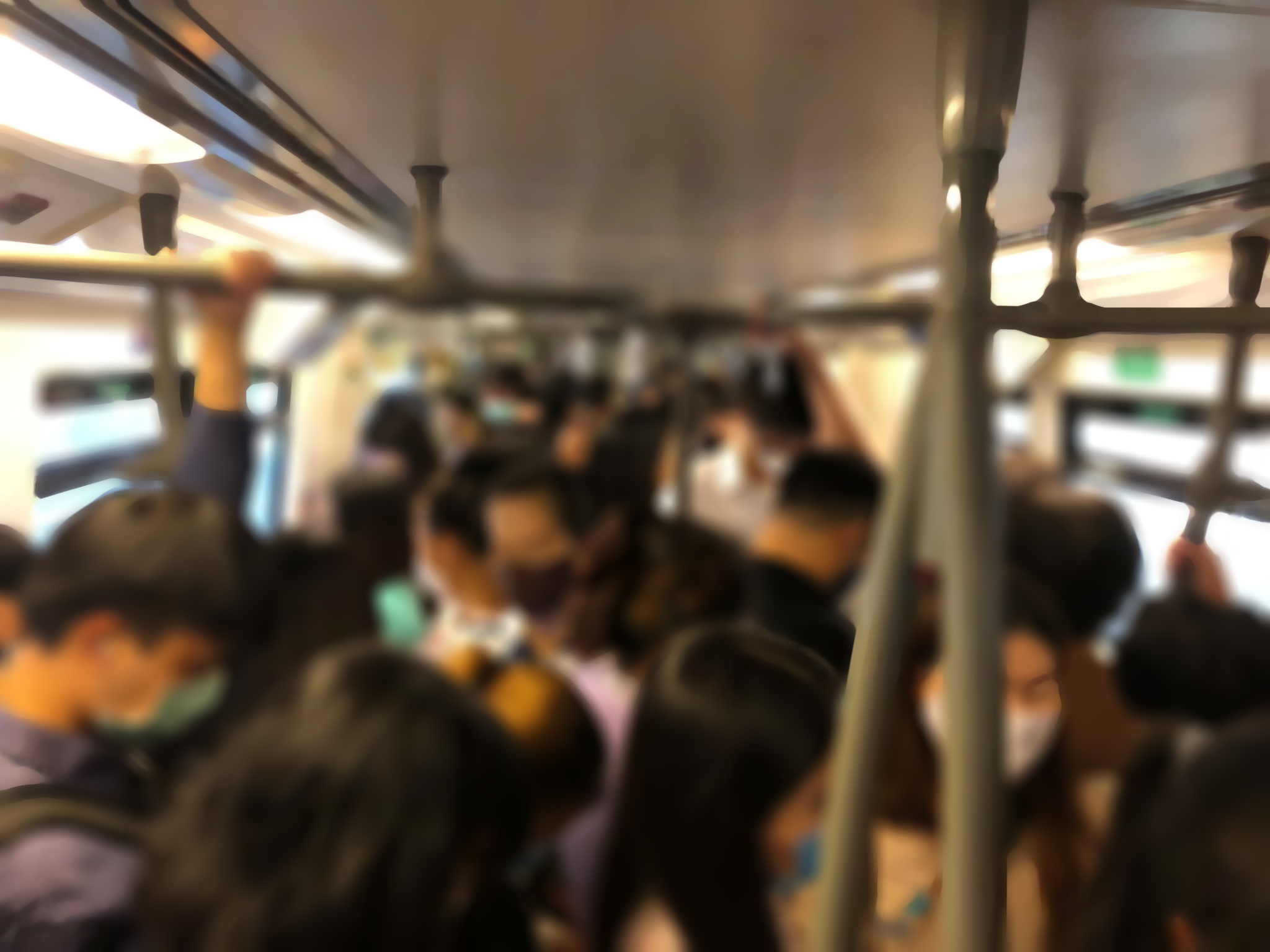 สยอง! รถไฟฟ้าบีทีเอสคนแน่นทะลักหายใจรดต้นคอ