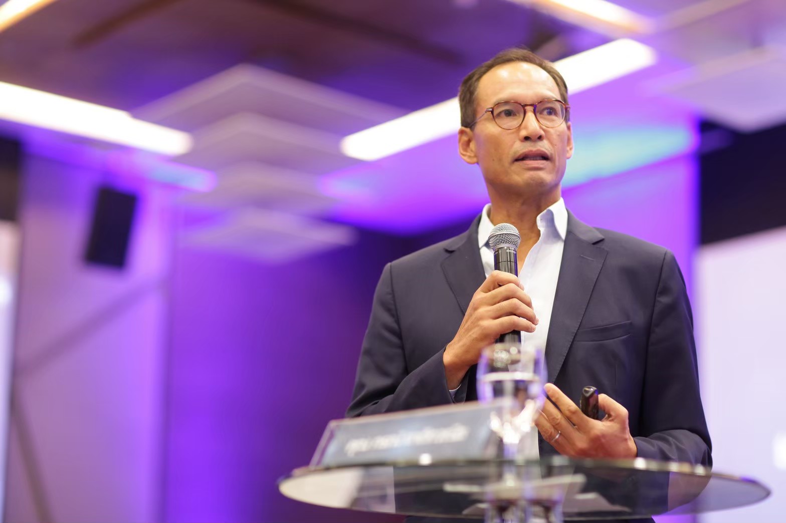 "กรณ์" นัดคนติด "แบล็กลิสต์" เหมือนตกนรกทั้งเป็นแชร์ประสบการณ์พรุ่งนี้