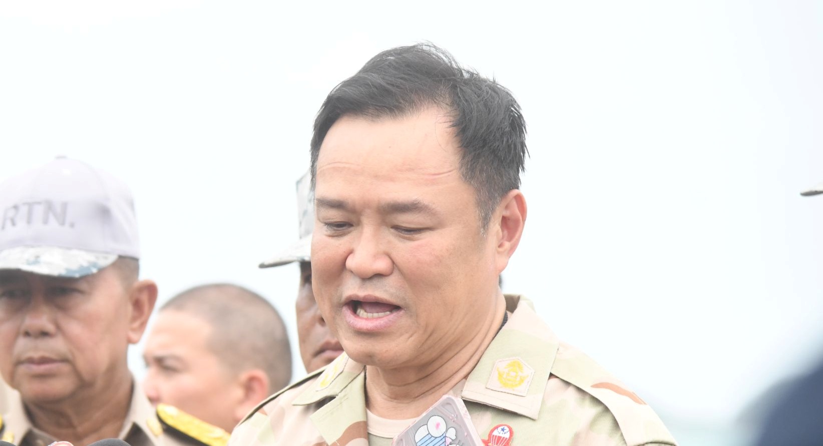 นายกฯ โยนถาม “ชลน่าน” ขึ้นเวทีฝ่ายค้าน พบชื่อ “ยิ่งชีพ” ร่วมวง ปมสำนวนฮั้ว สว.หลุด