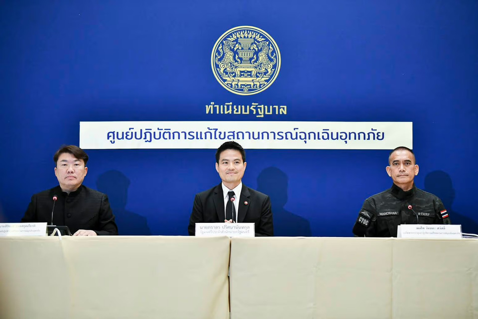 ศป.กฉ. เปิดจำนวนผู้อพยพ 8,515 คน “ภราดร” ชี้ ไม่ควรโทษใคร “สิริพงศ์” เผย เคสแดง 3 พัน ลั่น ยังไม่เกินมือรบ. โยนถามปี 54 เอาอยู่หรือไม่ 