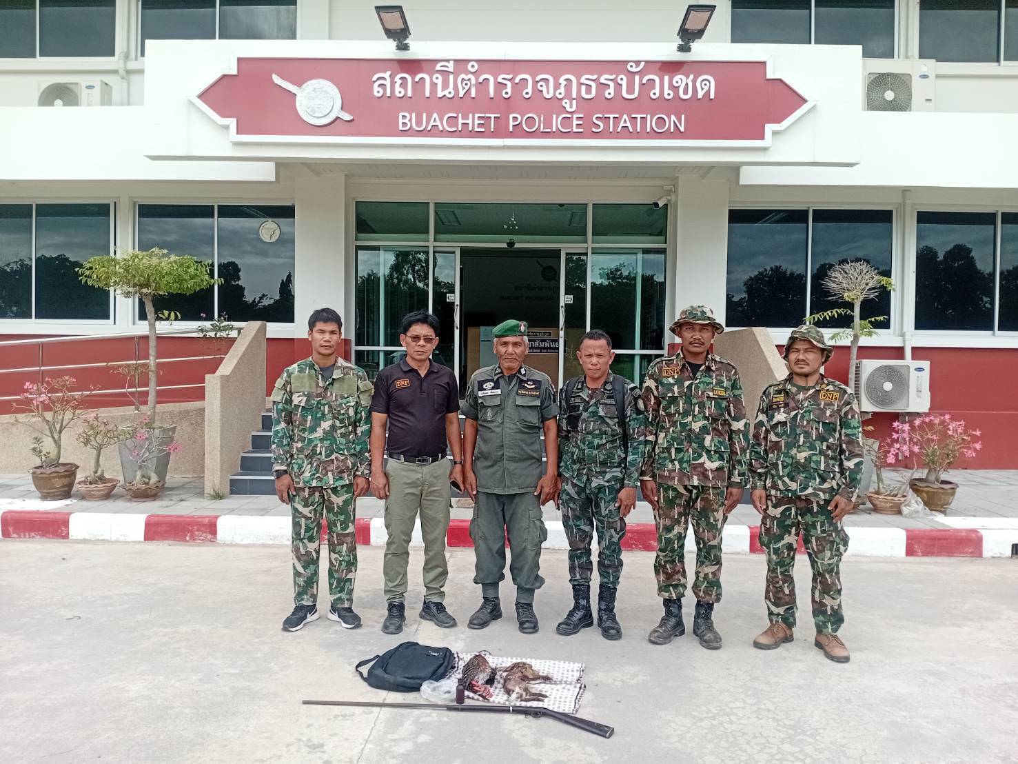 จนท.จับชาวบ้านลักลอบล่าสัตว์ป่า ตามแนวอ่างเก็บน้ำใกล้ชายแดนไทย-กัมพูชา