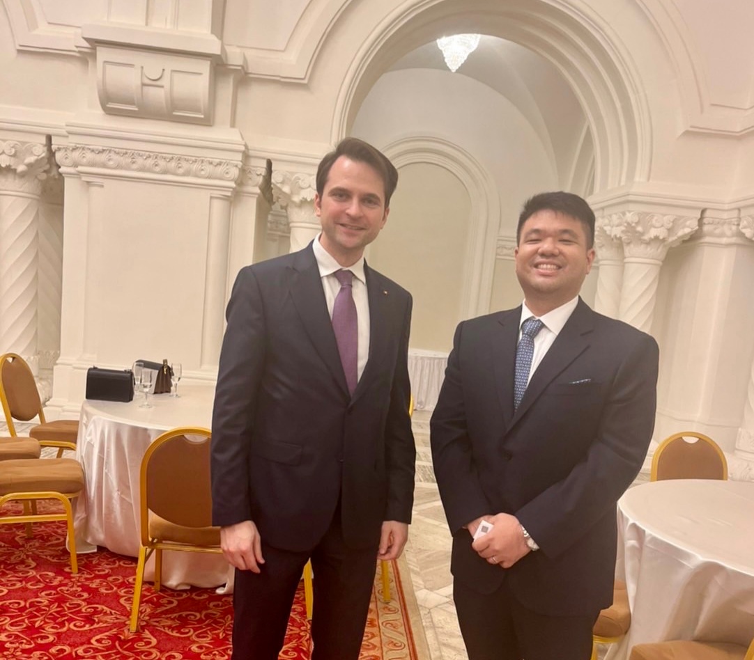 "เพื่อไทย" ร่วมประชุมนานาชาติถกปัญหาสงครามรัสเซีย-ยูเครน พร้อมร่วมนโยบายขับเคลื่อนดิจิตอล 