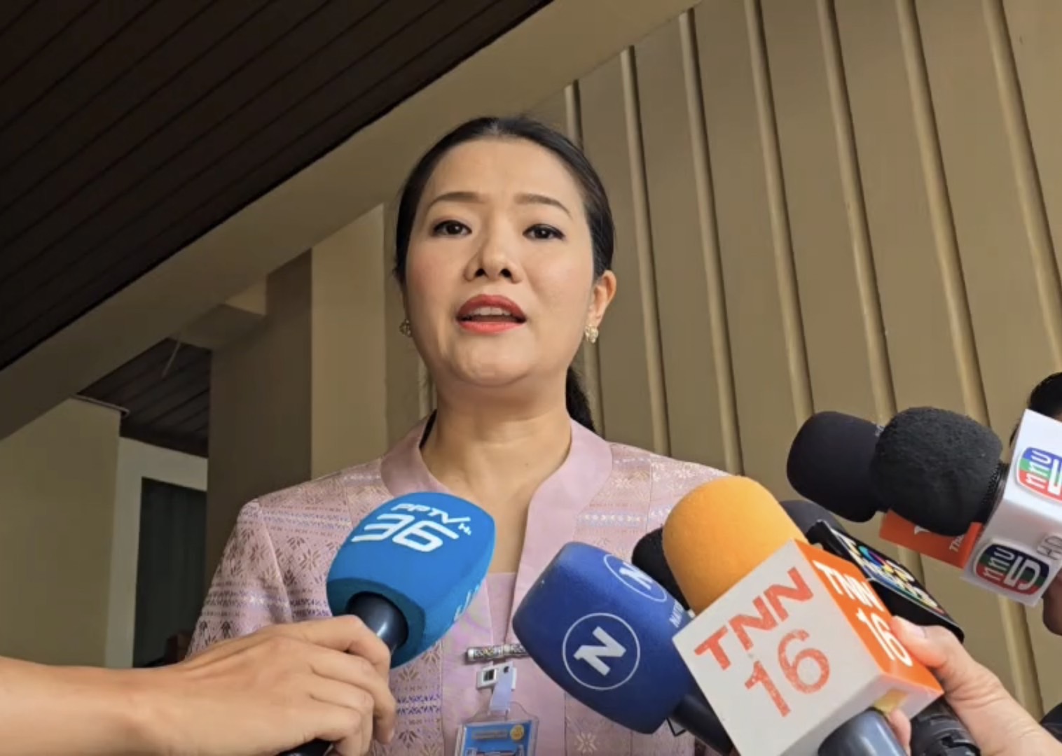 "มท.4" แจง "น้ำท่วมพะเยา" ตั้งแต่ตี 4 ยันแจ้งเตือนอพยพประชาชนแล้ว เตือน "เลย" พื้นที่เสี่ยงรับมวลน้ำ  "หนองคาย" อาจขยายวงเพิ่ม 
