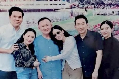 เปิดภาพ "ทักษิณ" ในวันเยี่ยมญาติใกล้ชิด รับประทานอาหารร่วมกับลูกๆ