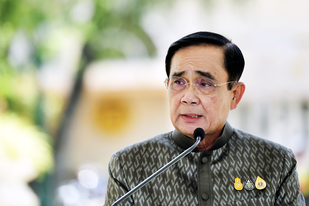 "บิ๊กตู่" สั่งกองทัพสนับสนุน กทม.ส่งรถบรรทุกขนคน-สิ่งของ หลังน้ำท่วมกรุง