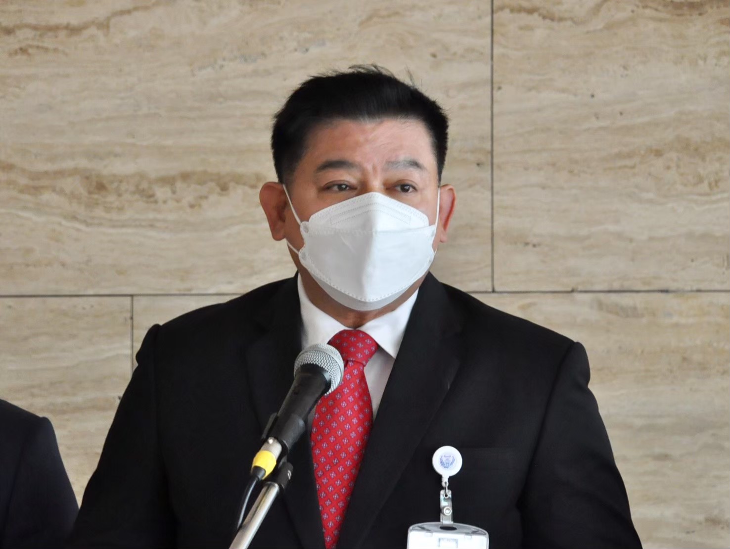"สิระ" ยื่นฟ้อง "พิธา-เพชร กรุณพล" หมิ่นประมาท จ่อฟันซ้ำส่งกกต.เชือดต่อ 