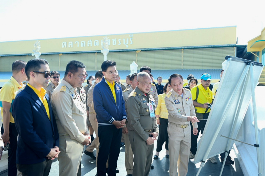 ราชเลขานุการในพระองค์ฯ ติดตามสถานการณ์น้ำเมืองเพชร กำชับพร้อมช่วย ปชช.เชิงรุก