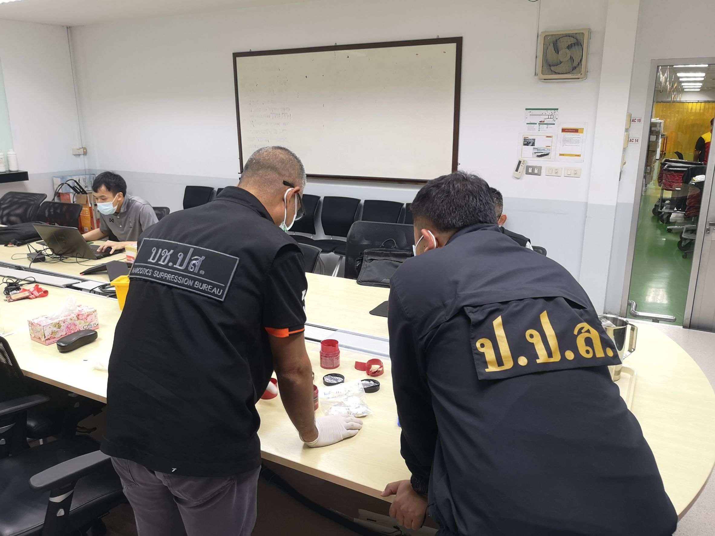 หน่วยสกัดกั้นยาเสพติดท่าอากาศยาน (AITF) ตรวจเข้มพบส่งยาเสพติดออกต่างประเทศ 2 วัน 3 คดี