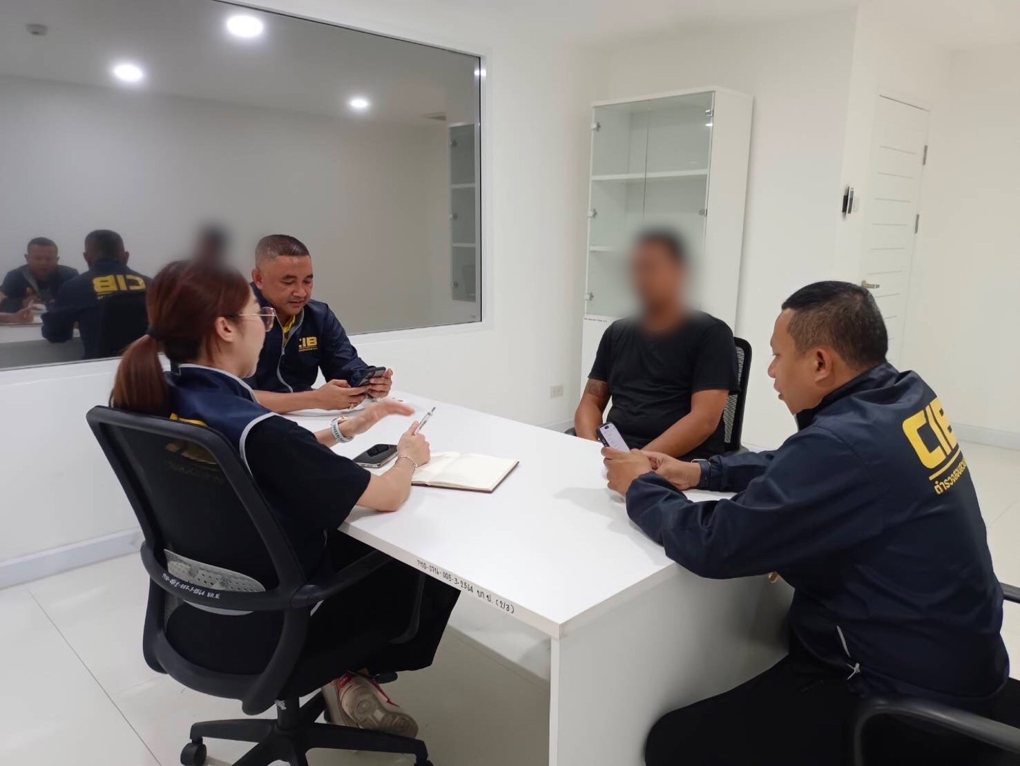 ตำรวจสอบสวนกลาง เปิดปฏิบัติการ Anti online scam (AOC) บุกรวบชายหนุ่มขายบัญชีม้าให้กับแก๊ง call center 