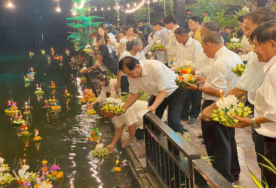ทม.ท่าผา งดรื่นเริงงานลอยกระทง จัดงานเรียบง่ายถวายอาลัยพระพันปีหลวง