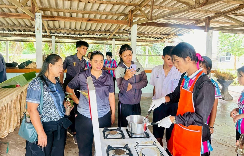 รร.ไทยเจริญวิทยา ติวเข้มนักเรียนเลือกกินอาหาร ลดเสี่ยงโรคอ้วน สร้างสุขภาพดีอย่างยั่งยืน