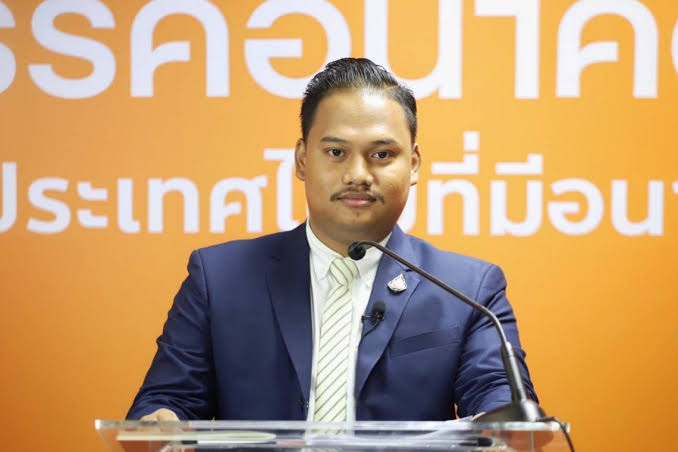 "ก้าวไกล" ไม่ปลื้ม! หลัง "นายกฯ" เซ็นร่าง "พ.ร.บ.ประชามติ" จวกแค่ซื้อเวลาเพื่อประโยชน์ตัวเอง