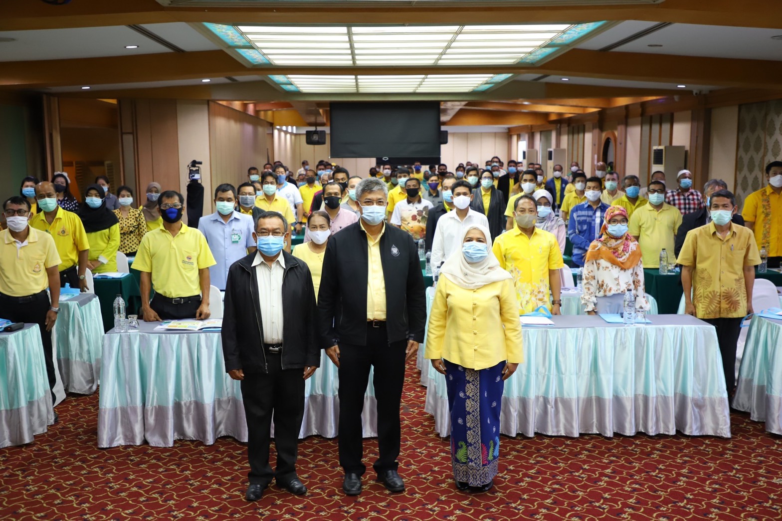 รองผู้ว่าฯนราธิวาส เปิดการประชุมปัจฉิมนิเทศ การศึกษาการประเมินสิ่งแวดล้อมระดับยุทธศาสตร์พื้นที่ลุ่มน้ำภาคใต้ฝั่งตะวันออก