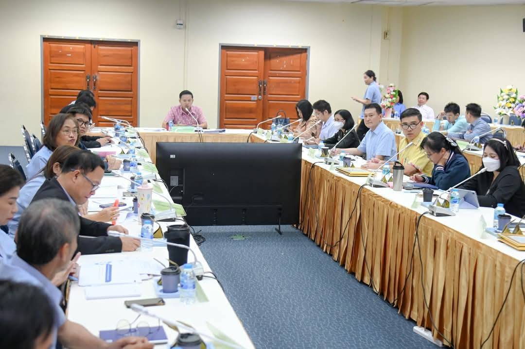 นพ.สสจ.กาญจนบุรี เป็นประธานการประชุมติดตามและสรุปผลการ คกก.ดำเนินงานในการวางแผนและประเมินผลสนง.สธ.จังหวัดกาญจนบุรี