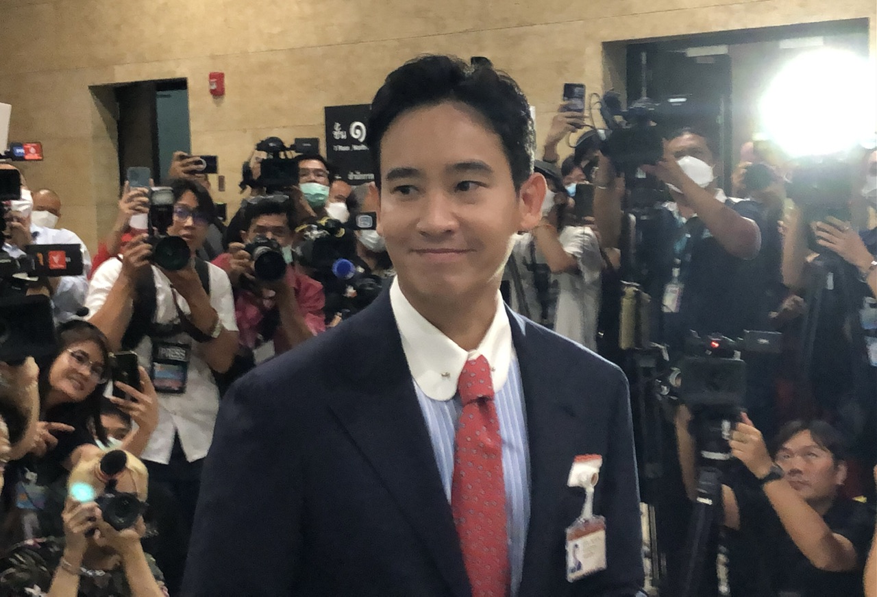 "พิธา" หวังใช้สภาแจง ส.ว. หาฉันทามติร่วมกัน บอก ศาลรธน.รับพิจารณาคดี 112 ไม่เกี่ยวโหวตนายกฯ ชี้ โทษไม่ถึงยุบพรรค 