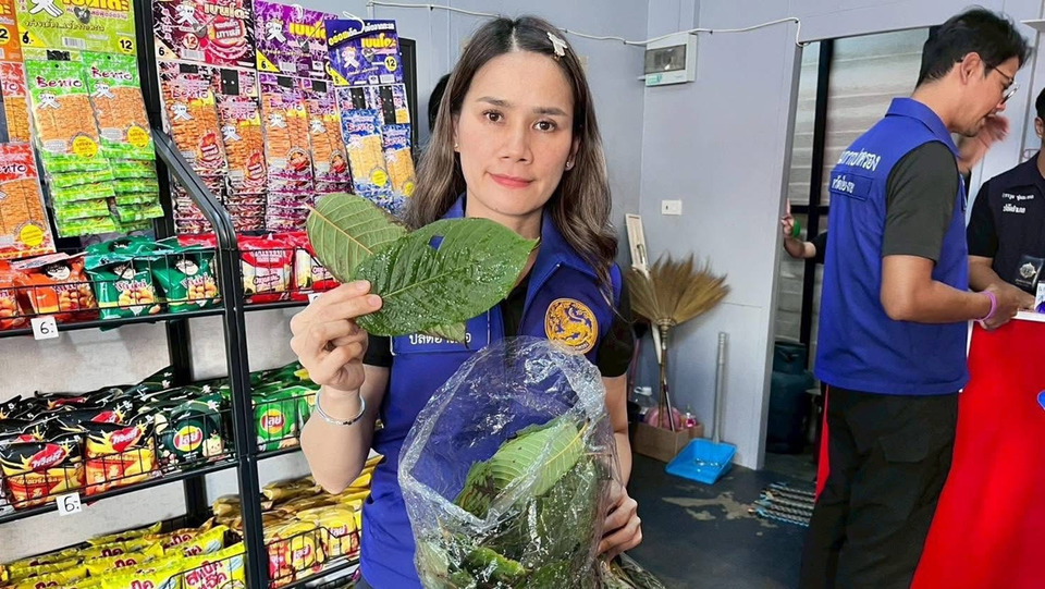 เชียงรายฟ้าใส บุกจับร้านชำบังหน้า ขายน้ำกระท่อม-บุหรี่ไฟฟ้าใกล้มหาวิทยาลัย