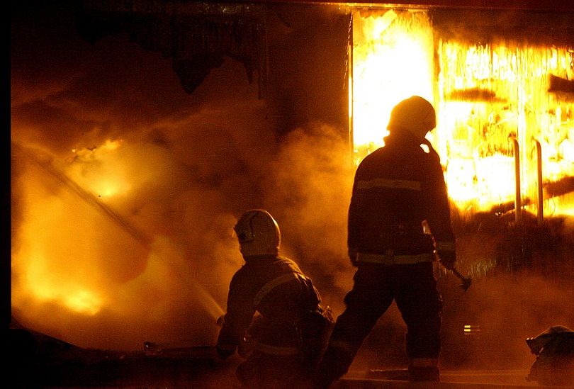 เพลิงพิโรธรพ.ในจีนคร่าชีวิต 21 ศพ-จนท.อพยพผู้ป่วยหนีตายจ้าละหวั่น