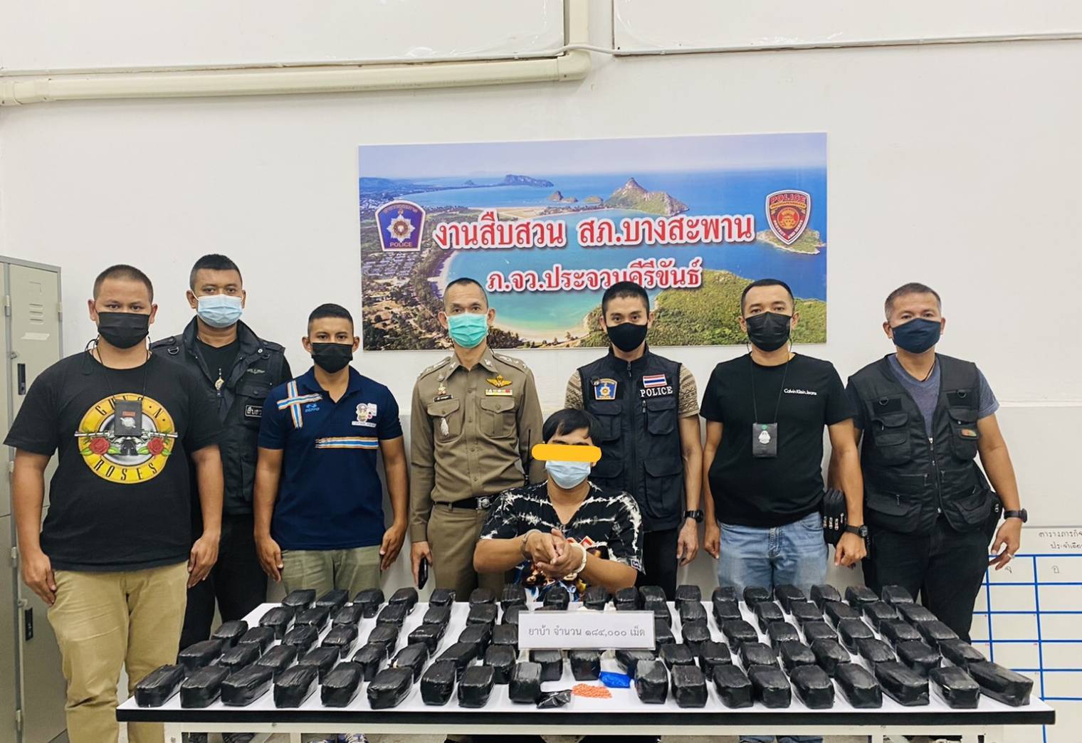 จับหนุ่มขนยาบ้า 180,000 เม็ด ตำรวจปทุมธานีตามติด จนมุมมาขายบางสะพาน 